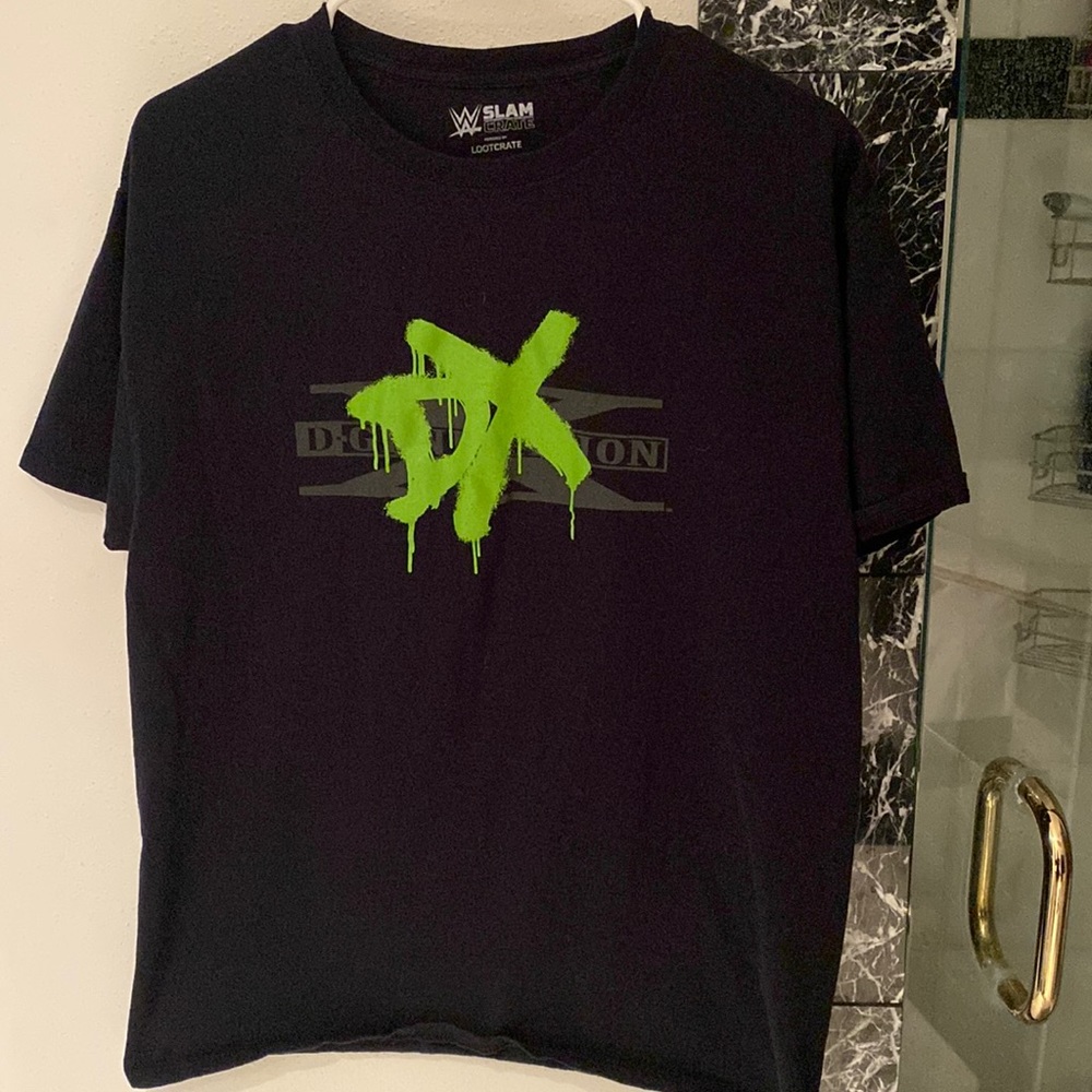 Mens WWE Large tshirt